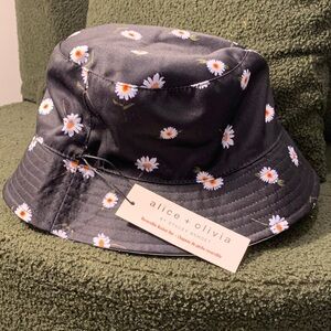 Alice + Olivia Floral Bucket Hat - Black and White